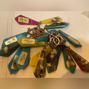 Bundle of 70s hawaii keychains.